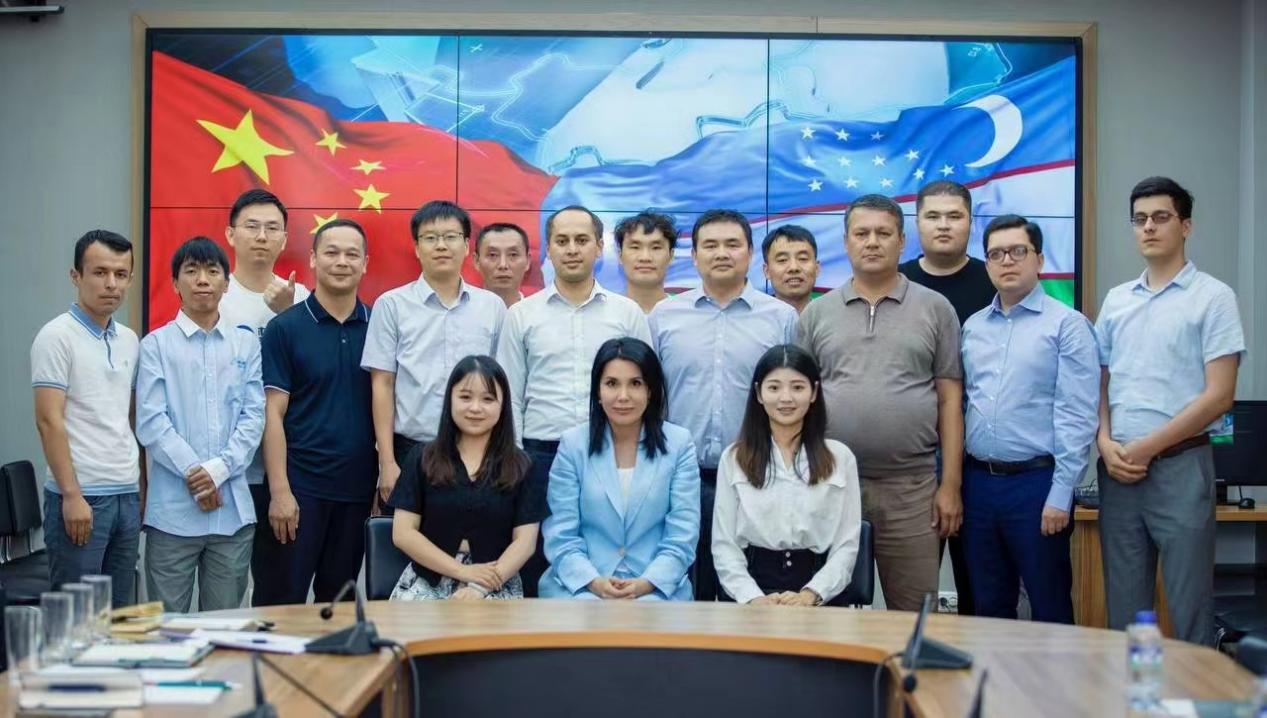 中国援助-乌兹别克斯坦教育项目w88线上官网稳压电源顺利交付